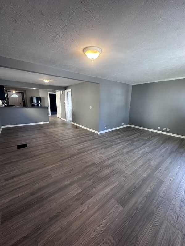 Foto principal - 8005 Neville Ave