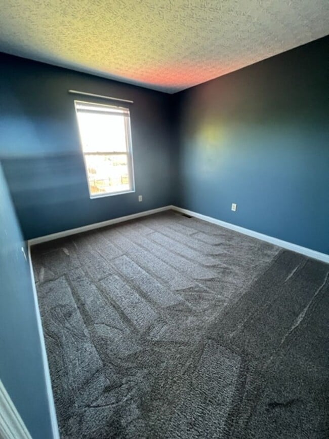 Building Photo - 2800 Pheasant Field Dr