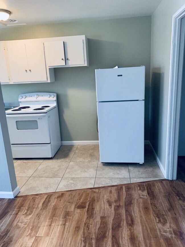 Building Photo - 1 bedroom in Oakland CA 94605