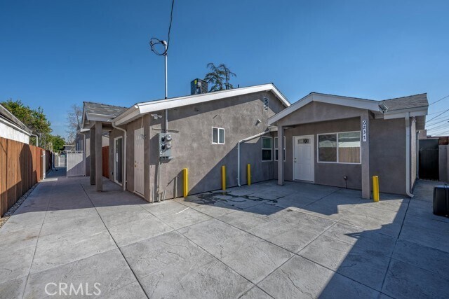 Building Photo - 6237 Agnes Ave