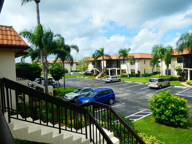 Foto del edificio - 7094 Golf Colony Ct