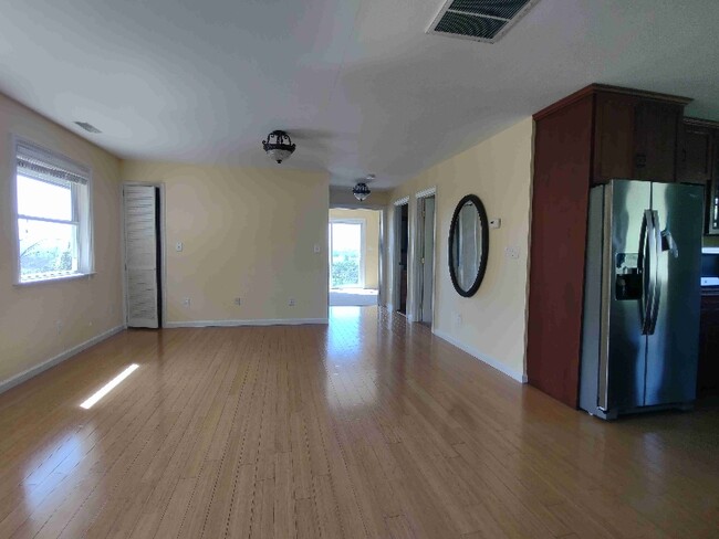 Building Photo - 10379 Dewell Rd Ext