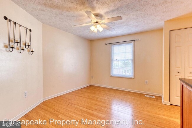 Building Photo - 3 br, 2.5 bath House - 2425 Warm Spring Way