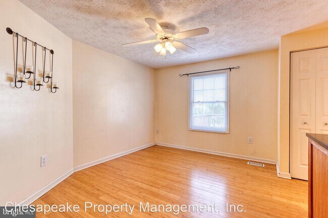 Foto del edificio - 3 br, 2.5 bath House - 2425 Warm Spring Way