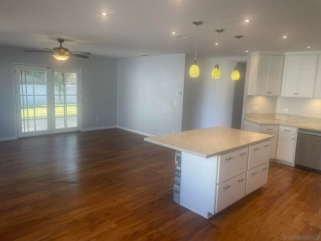 Building Photo - 4043 Mira Costa St