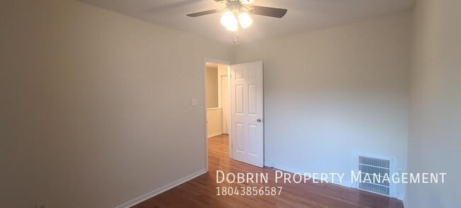 Building Photo - 1514 Kemper St