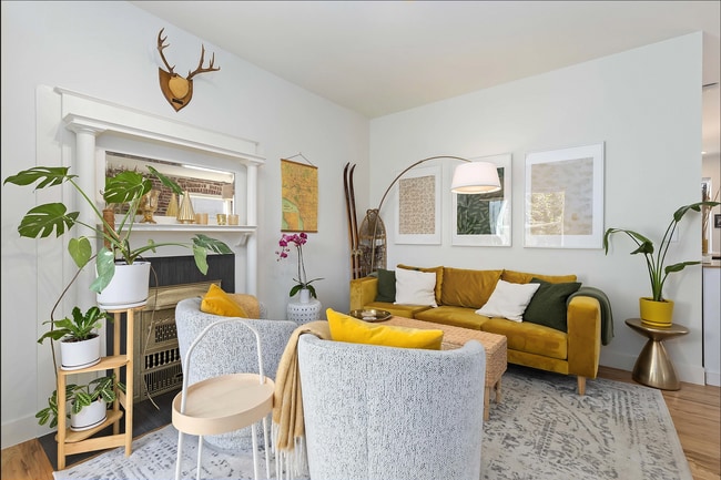 living room - 1217 E 26th Ave