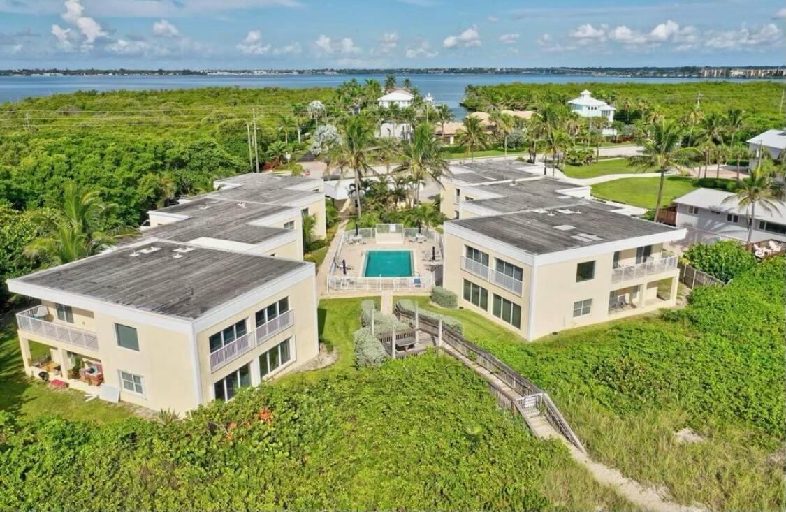 Primary Photo - 3541 NE Ocean Blvd