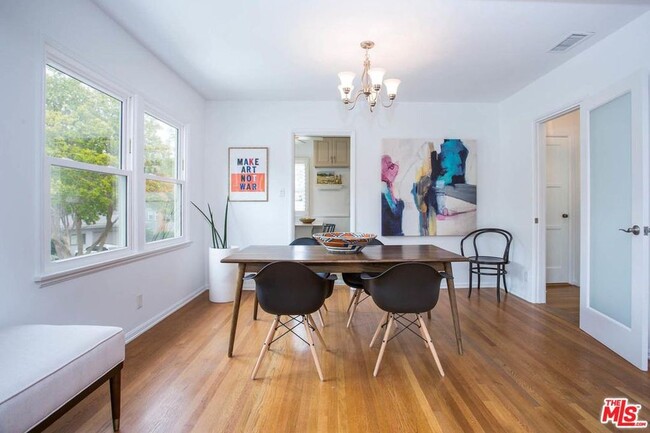 dining and kitchen view - 4130 Fairway Blvd