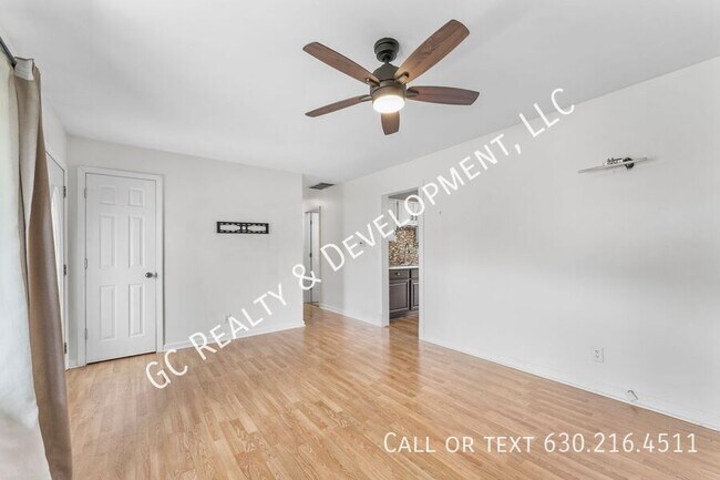Building Photo - 710 Larsen Ave