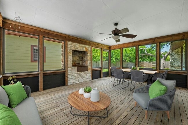 Building Photo - 10255 Missel Thrush Dr