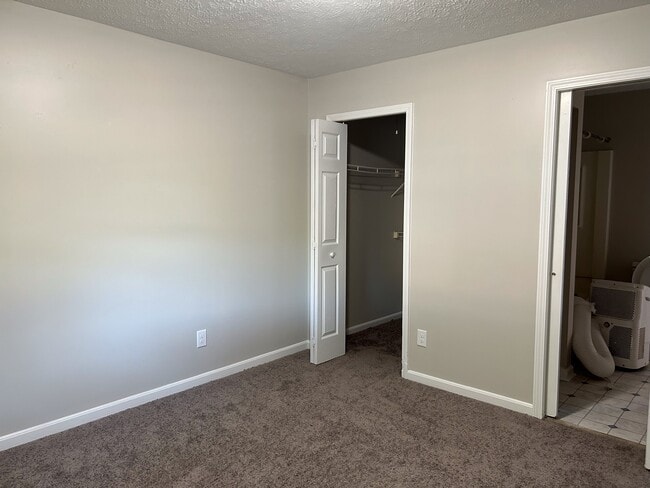 Building Photo - 313 Emily Ln