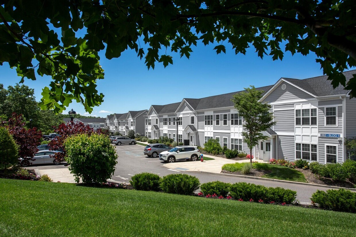 Foto del edificio - 262 Indian Head Rd