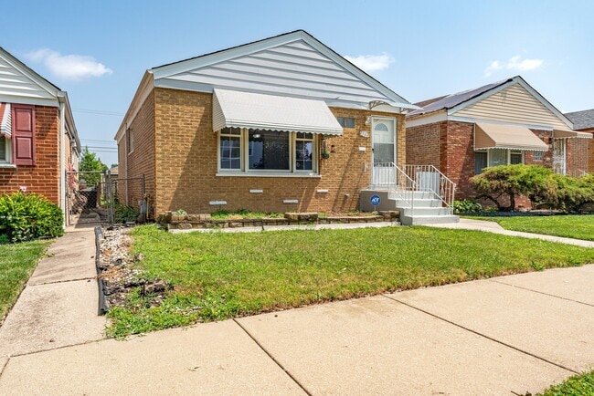 Building Photo - 4507 S Leamington Ave