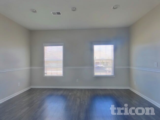 Foto del edificio - 920 Beverly Ct