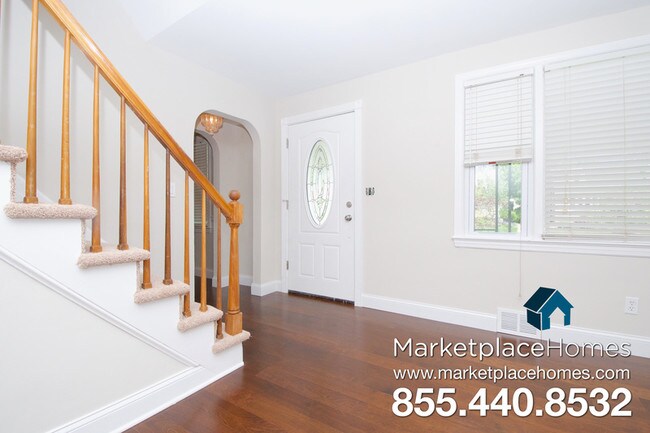 Foto del edificio - 221 Elmore Ave