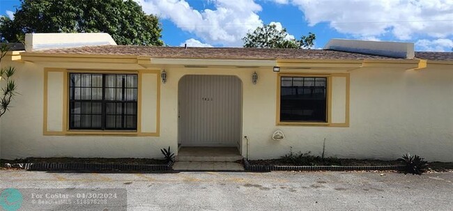 Building Photo - 7822 Pembroke Rd