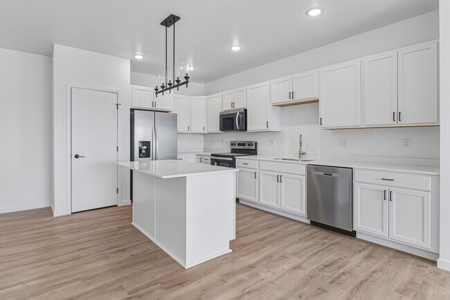 Foto del edificio - 2465 62nd Ave S