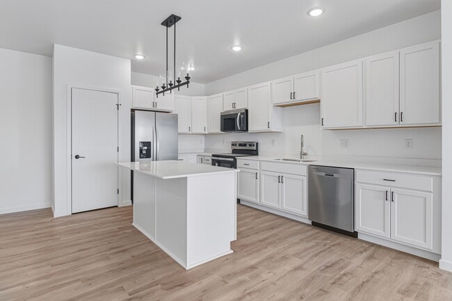 Building Photo - 2465 62nd Ave S