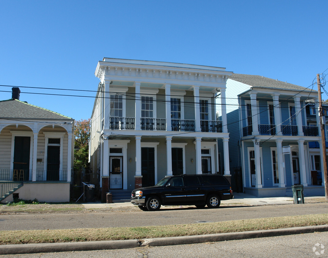 Foto del edificio - 912 Jackson Ave