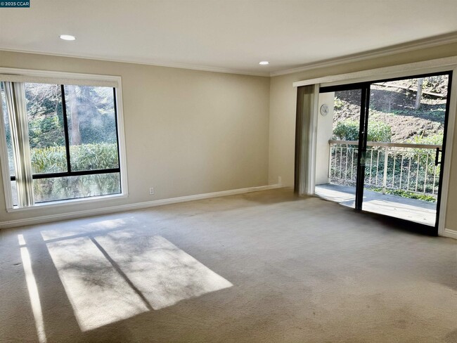 Building Photo - 310 N Civic Dr