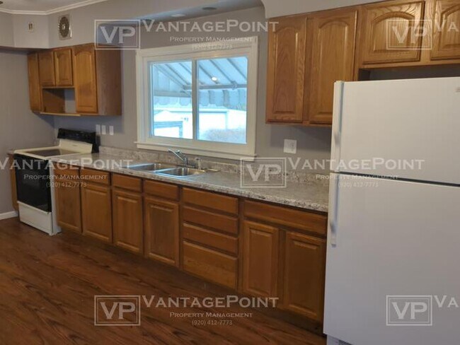 Building Photo - - Two Rivers House For Rent –