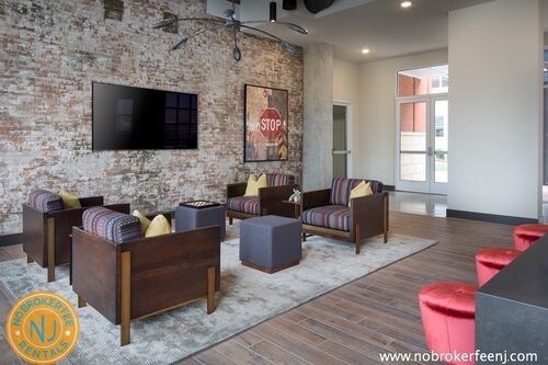 Foto del edificio - 1064 Frank E Rodgers Blvd S