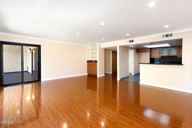 Foto del edificio - 1037 N Vista St