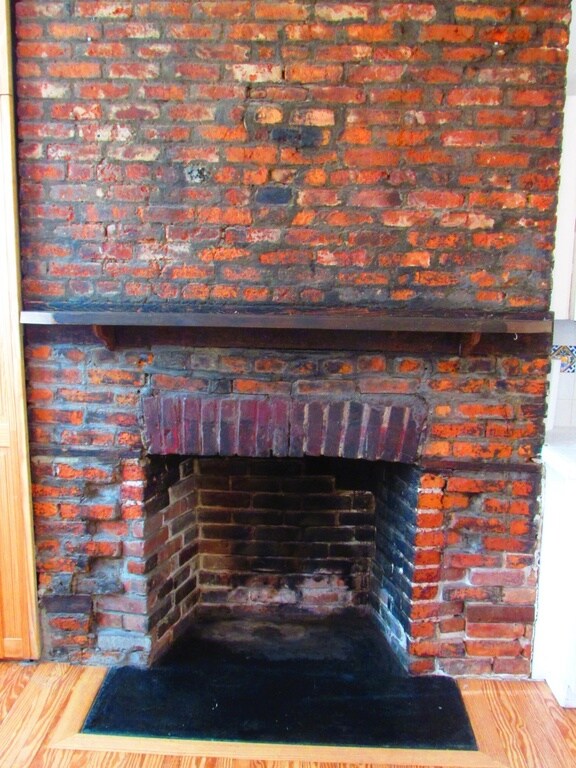 Building Photo - 18 Christopher St