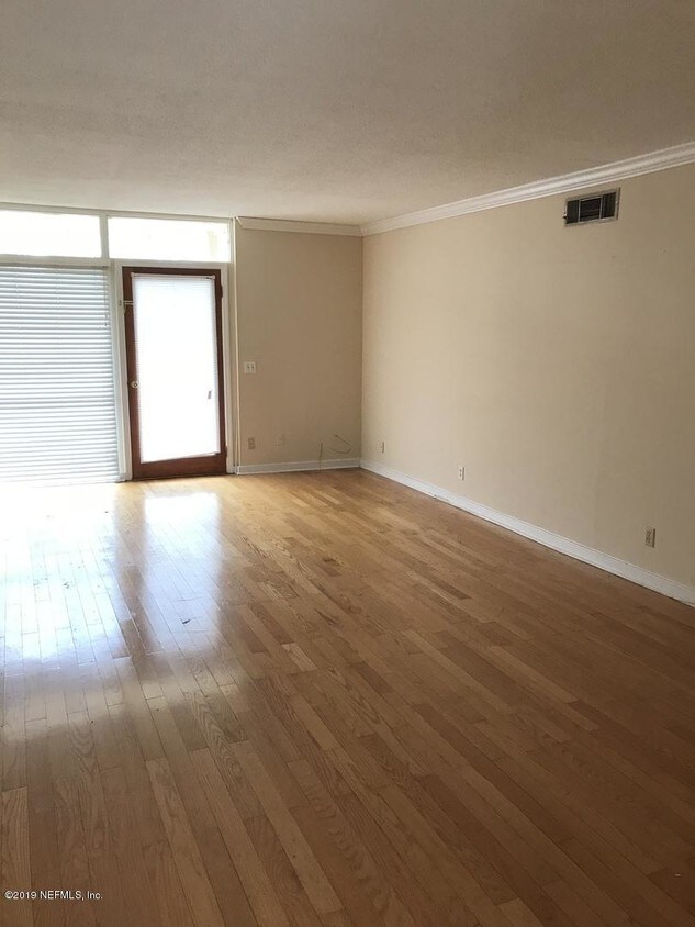 2043 Dunsford Terrace Unit 20, Jacksonville, FL 32207 Condo for Rent