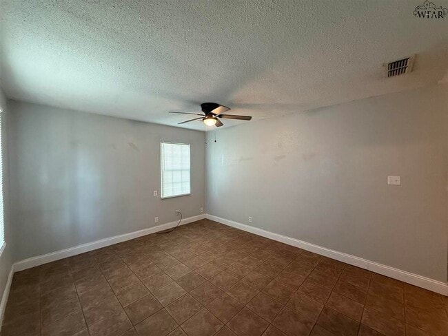 Building Photo - 1403 E Cortez Dr