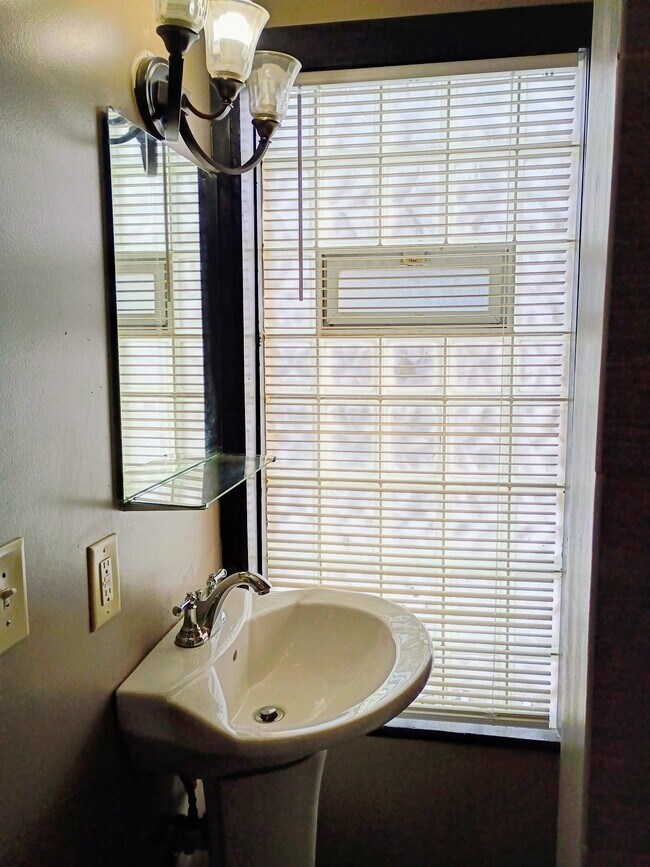 Foto del edificio - 1048 Villa St