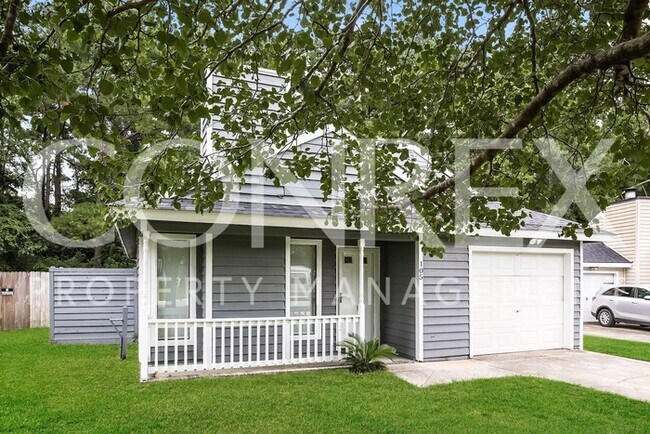 Building Photo - Impressive Home in Summerville, Available ...