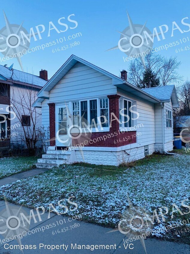 Primary Photo - 3 br, 1 bath House - 711 Knapp Street NE