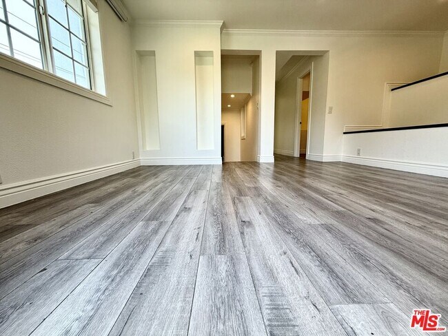 Foto del edificio - 3416 Floyd Terrace