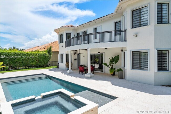 Foto del edificio - 19345 SW 79th Ct