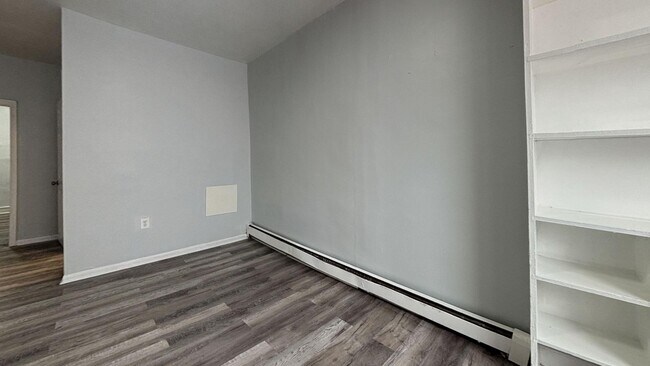 Foto del edificio - 1702 Wagner Ave