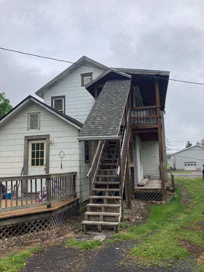 Rear entrance - 92 Fishing Creek Rd