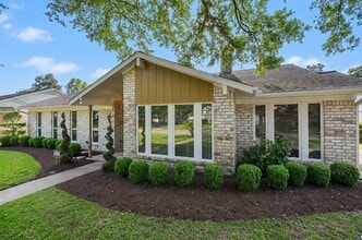Building Photo - 2815 Manila Ln