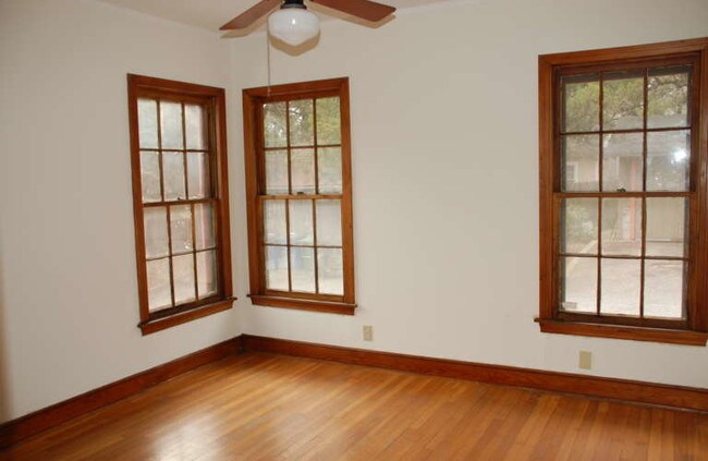 Foto del edificio - 407 E Annie St