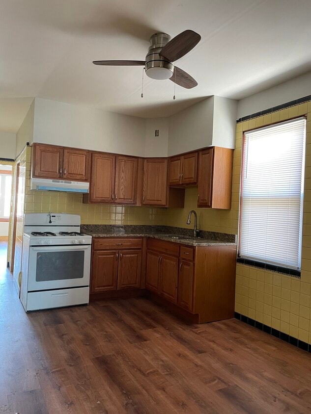 Kitchen - 1243 W 31st St