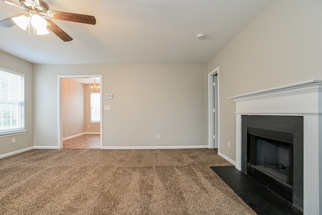 Foto del edificio - 933 Grass Hollow Ct