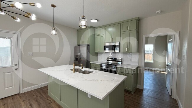 Foto del edificio - 8001 W Elizabeth Ln