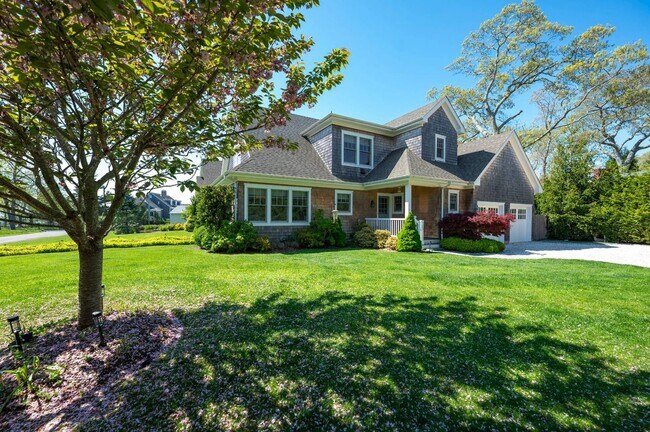 Foto del edificio - 32 W Neck Cir