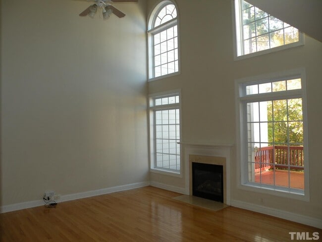 Building Photo - 105 Alden Village Ct