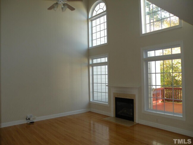 Foto del edificio - 105 Alden Village Ct