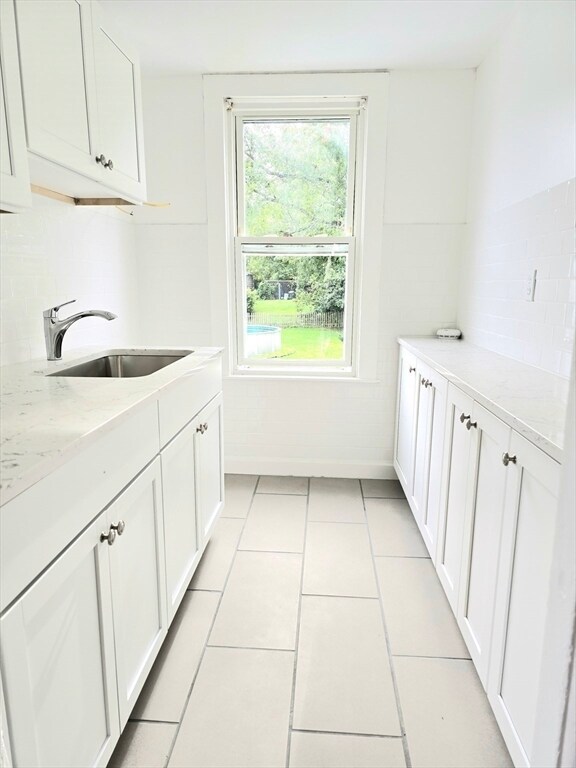 Building Photo - 24 Ash St