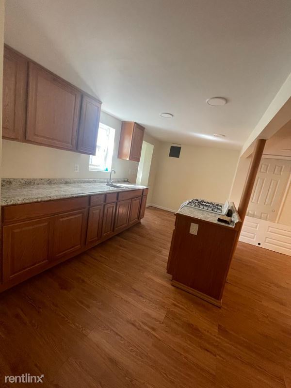 Building Photo - 3 br, 1 bath House - 516 5th St