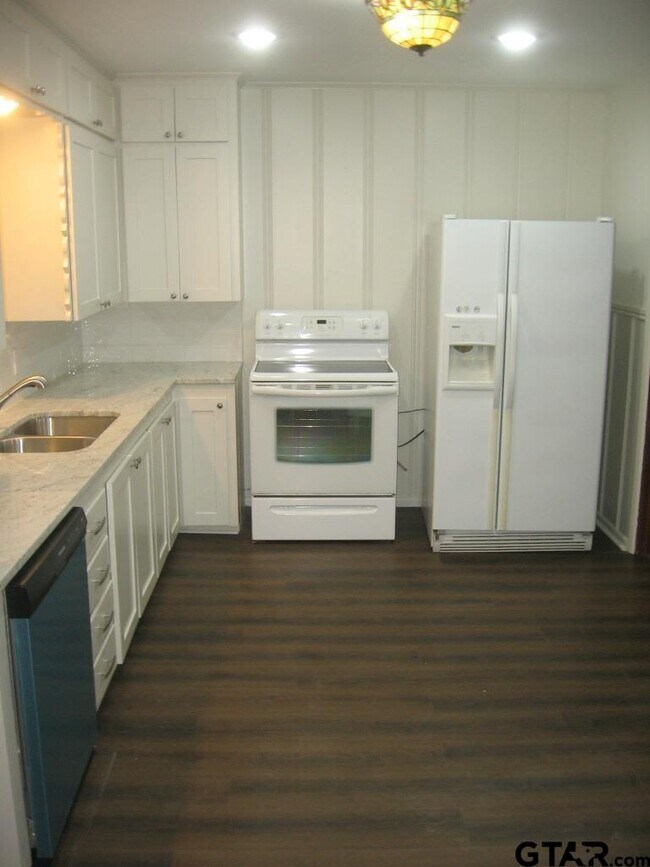 Foto del edificio - 1332 E Hankerson St