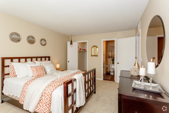 Vail Master Bedroom - THE BICYCLE CLUB